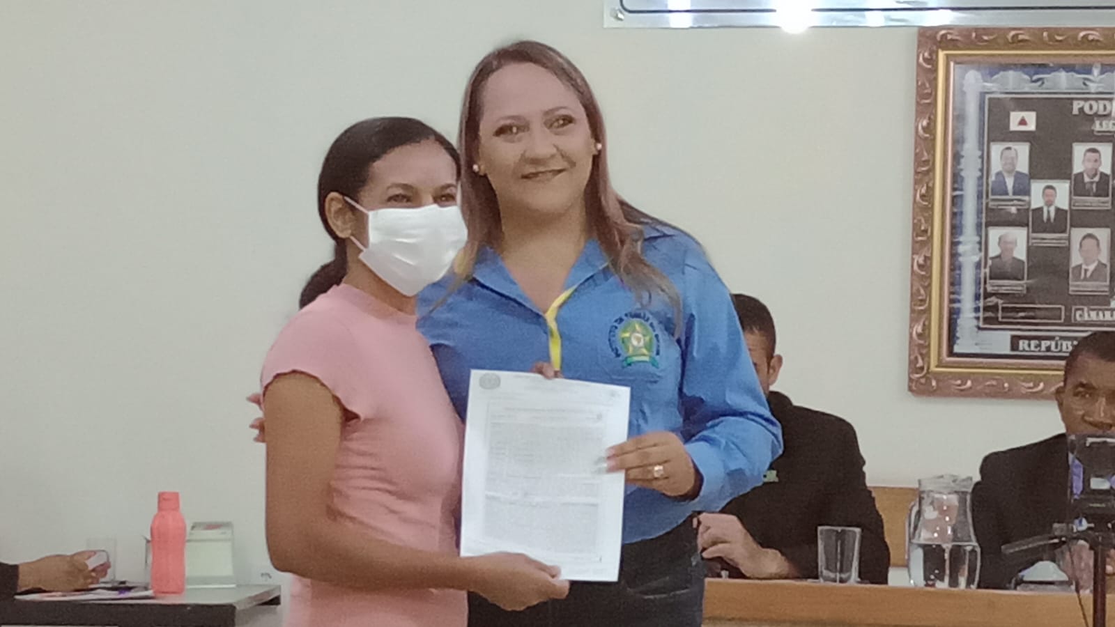 Instituto Terras do Brasil faz entrega de títulos de regularização fundiária em Itacarambi
